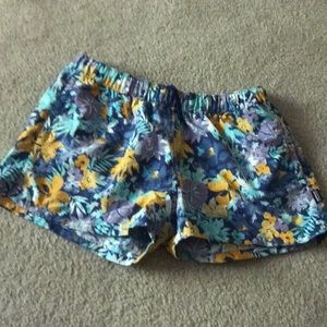 Patagonia barely baggies- women’s 2.5”